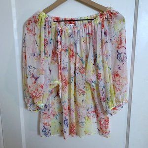 CAbi Summery Floral Top Size Small